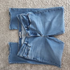 ~Levi's~ Classic Bootcut Jeans/Short
